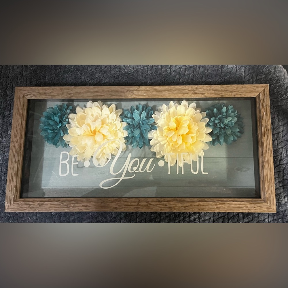 Hanging wall decor